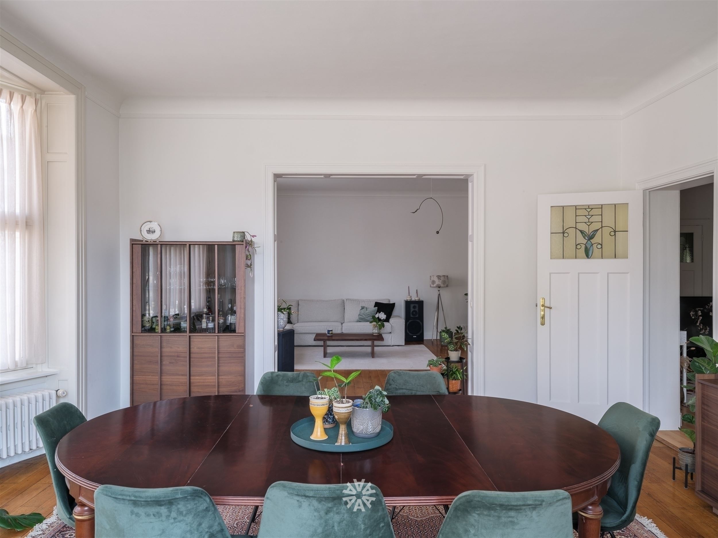 Characterful and spacious apartment overlooking Citadel Park in a historic building - photo 4