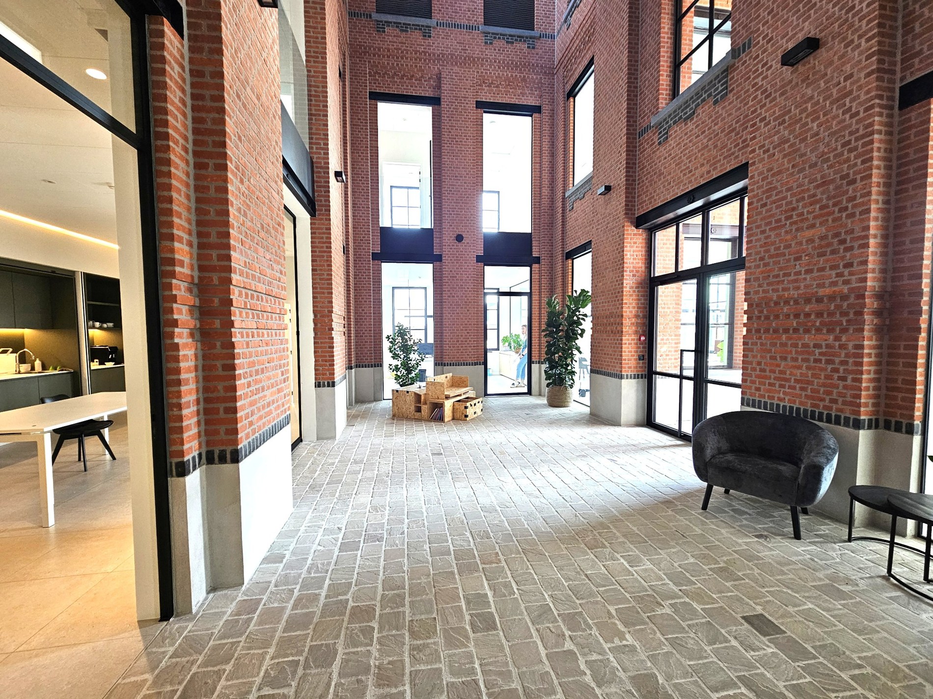 Centraal gelegen nieuwbouw kantoor met uitbreidingsmogelijkheden! - foto 3