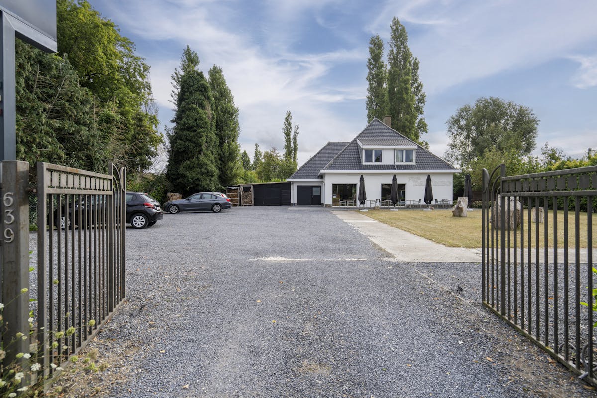 Handelspand met woonst te koop - foto 1