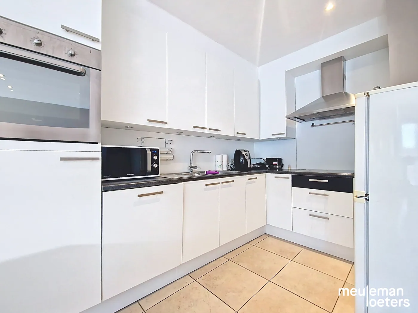 Centrally located apartment with garage - photo 4