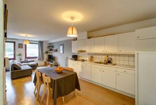 Interesse of vragen? Neem gerust contact op met de makelaar via noor.helsen@copandi.be of via +32 471 90 18 10.Dit gelijkvloers appartement in...