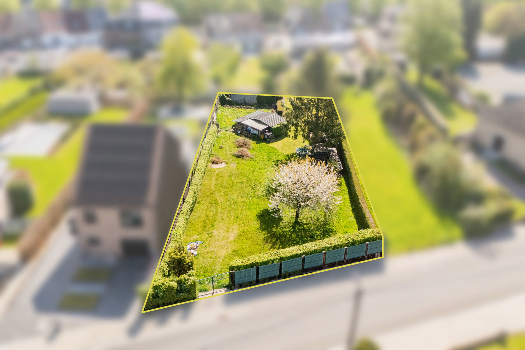 Bouwgrond met zuidgerichte tuin voor HOB - foto 1