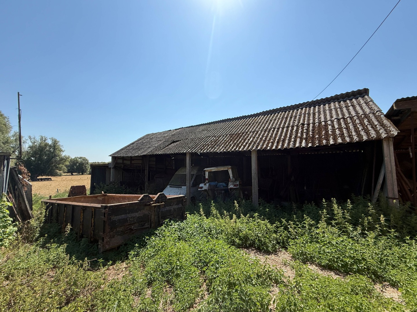 Te koop, totaal te renoveren / te slopen hoeve met uitweg achteraan op 1,5 hectare te Bever - photo 4