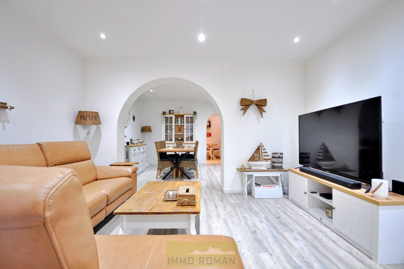 Instapklare woning met carport te Ronse! - foto 1