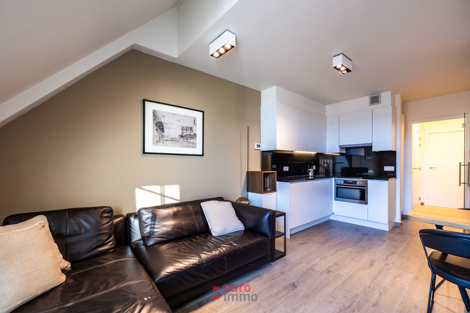 Exclusief duplex-appartement met 2 slaapkamers in het hartje van onze bruisende badstad! - foto 5