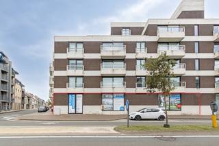 This shell commercial space, located along the Koninklijke Baan in De Panne, has an area of 213 m². In the vicinity of the Koningsplein...