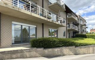 Appartement spacieux avec potentiel au cœur d'AnzegemDans la rue Oudstrijdersstraat à Anzegem, nous vous proposons une opportunité immobilière...