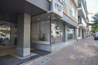 Dit verzorgde handelspand geniet van een commerciële ligging, op enkele passen van het bruisende Rubensplein en de drukke Lippenslaan.Momenteel wordt...