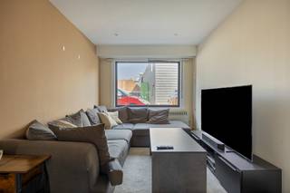 Ben je op zoek naar een woning met veel kamers en tuin op een gunstige ligging in Kruibeke? Zoek dan niet verder. De woning is structureel in orde en...