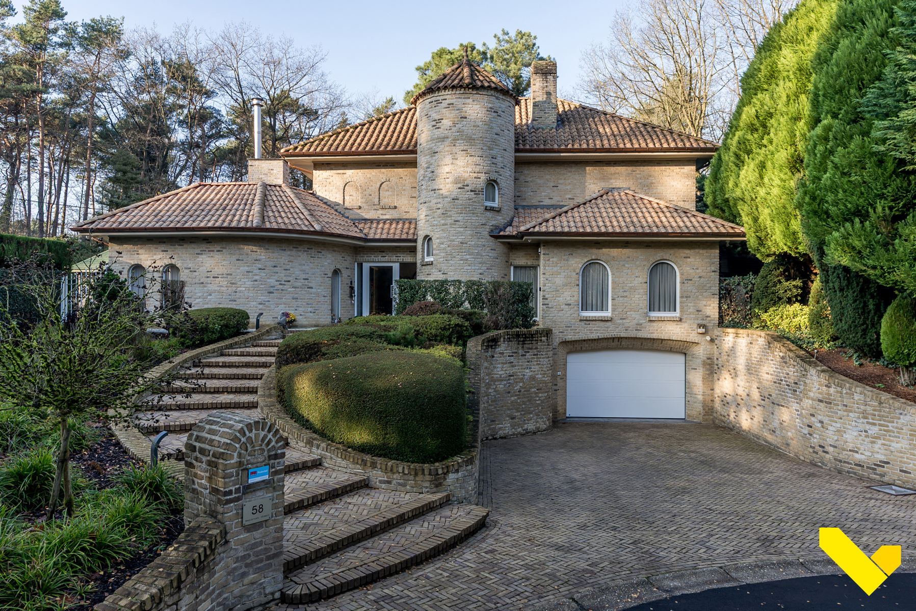 Exclusieve villa met zwembad in een bosrijke omgeving. - foto 1