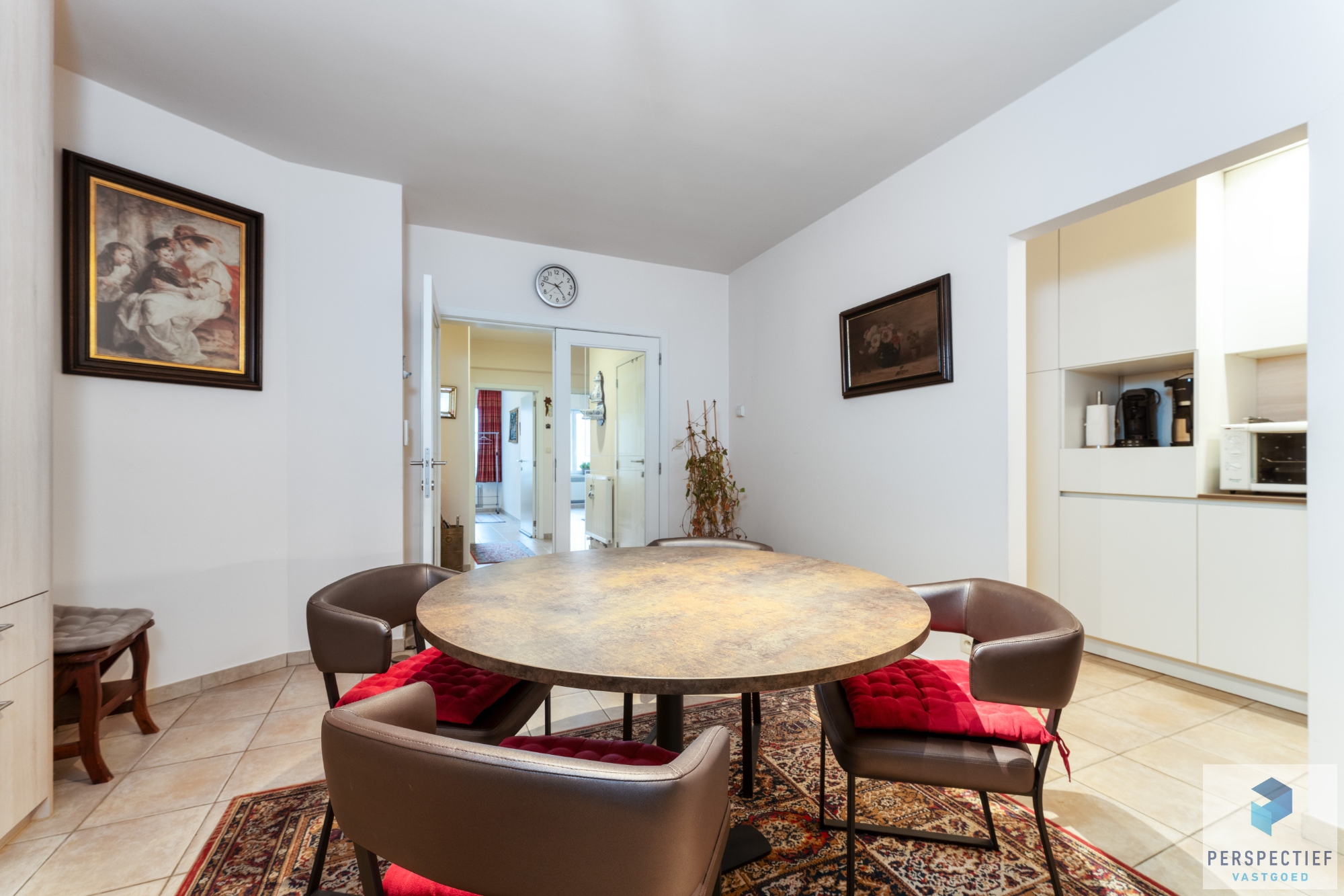 IN OPTIE NA 2 WEKEN - COMPROMIS IN OPMAAK! | Goed gelegen ruim vernieuwd 2 slaapkamer appartement met grote berging en autostaanplaats - foto 5