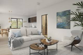 Dit appartement gelegen op de tweede verdieping heeft een bewoonbare oppervlakte van 104 m² en een terras van 14 m² met een zuidwestelijke oriëntatie. <br />Via de inkomhal heeft u toegang tot een lichtrijke leefruimte met een open keuken, een eetplaats, drie slaapkamers en een praktische berging. Verder vindt u er een afzonderlijk toilet, een eerste badkamer voorzien van een inloopdouche en een lavabo, een tweede badkamer uitgerust met een ligbad en een dubbele lavabo. Ondergronds is er een private parkeerplaats voorzien met een handige berging voor extra comfort.<br /><br />Het appartement bevindt zich in de laatste fase van Bloei bestaande uit 2 kleinschalige gebouwen genesteld in een groene setting voor het Vossenbos en achter het nieuwe park. De appartementen worden gekenmerkt door hun concurrentieel prijsniveau en hun sterke ligging op 7 min fietsen van het station Gent-Sint-Pieters en op 5 min wandelen van de tramhalte lijn 1. Bovendien is er voor ieder appartement een ondergrondse parkeerplaats voorzien, vlot bereikbaar via de lift.<br /><br />Bewoners van Bloei kunnen genieten van een hoog-efficiënte warmtepomp in combinatie met PV-panelen en een sterke akoestische en thermische isolatie, resulterend in een E-peil lager dan E30. Vloerverwarming is er de standaard. <br /><br />Benieuwd naar het nieuwbouwproject Bloei? Wij ontvangen je graag voor een persoonlijke en vrijblijvende kennismaking.