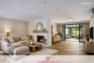 Op een uitstekend zichtbare locatie in het centrum van Kinrooi vind je deze ruime gezinswoning met een veelzijdige praktijk- of handelsruimte...