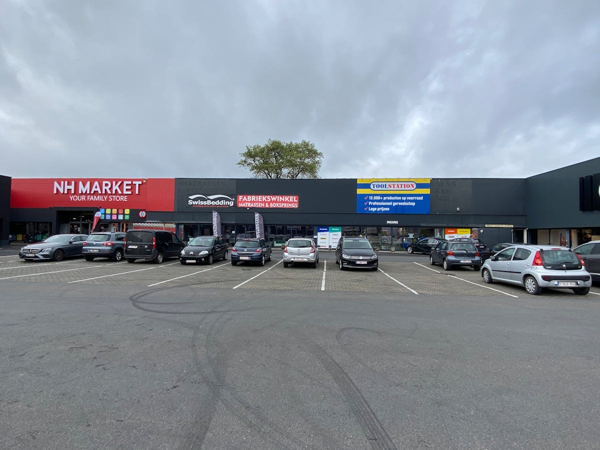 Baanwinkel van ca. 416 m² langs de Brugsesteenweg Roeselare - foto 2