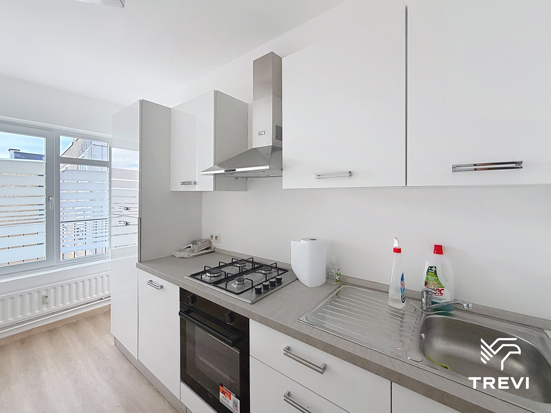 Gerenoveerd appartement met 2 slaapkamers - foto 5