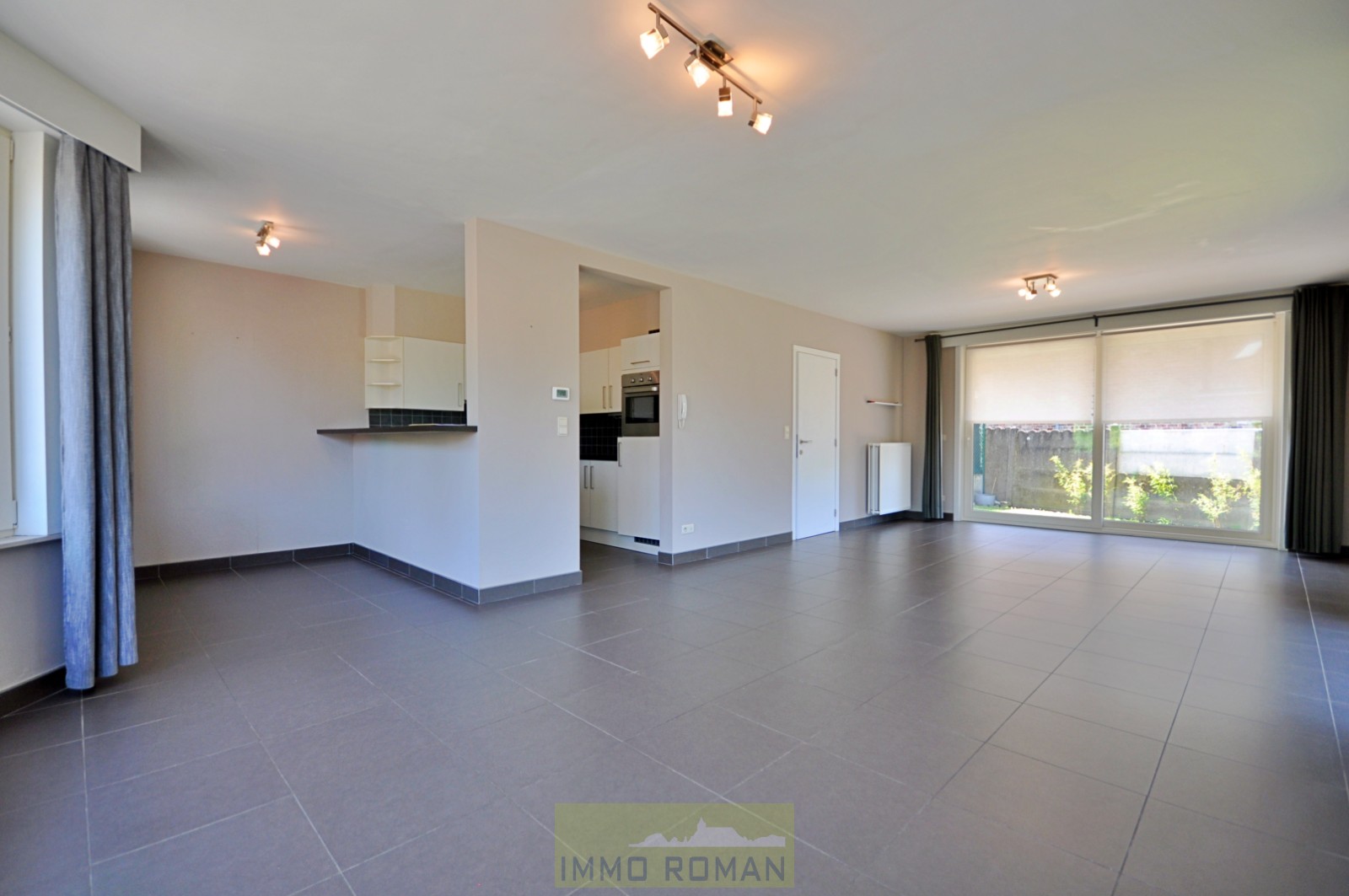 Recente woning met 3 slaapkamers en tuin te Tiegem! - foto 5