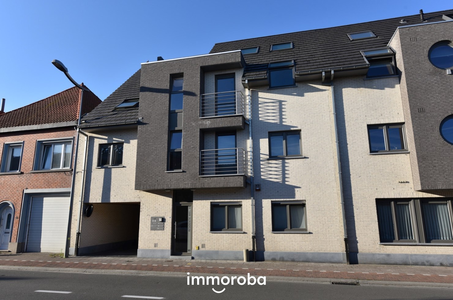 Modern en centraal gelegen appartement te Zulte. - foto 1