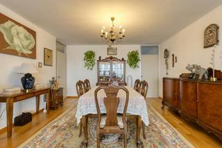 Te koop in Borgerhout - een instapklaar appartement met uitstekende EPC A score, dat gelegen is op een 13de verdieping met een mooi en weids zicht over Antwerpen!<br />Het appartement dat we hier te koop aanbieden in Borgerhout beschikt over volgende indeling:<br /><br />-inkomhal<br />-woonkamer op mooie parketvloer<br />-aangrenzend terras met zonneluifel<br />-ruime, volledig geïnstalleerde keuken<br />-badkamer voorzien van ligbad met douchefunctie, dubbele spoelbak en toilet<br />-apart toilet met handenwasser<br />-slaapkamer 1<br />-slaapkamer 2 <br />-slaapkamer 3<br />-kelderberging<br />-mogelijkheid tot de aankoop van meerdere ondergrondse autostaanplaatsen aan €18.000<br /><br />Het appartement dat we hier te koop aanbieden in Borgerhout is gelegen op uitstekende locatie nabij winkels, scholen, sportfaciliteiten, openbaar vervoer, belangrijke in- en uitvalswegen.<br /><br />TROEVEN:<br />-momenteel verhuurd aan €945,95/maand<br />-ruim 3 slaapkamer appartement met terras op centrale locatie, in een rustige enkel richtingsstraat.<br />-zeer goed onderhouden gebouw; recente ketel (2024), dak conform en voorzien van isolatie, liften conform.<br />-recent vernieuwde ramen<br />-fietsenberging in het gebouw<br />-EPC: 100 kWh/m² (A)<br />-elektriciteit conform het AREI<br />-kelder inbegrepen<br />-autostaanplaatsen apart te koop<br /><br />EPC Joe Englishstraat 61 bus 14: 100 kWh / (m² jaar)<br /><br />Ben jij geïnteresseerd in dit vastgoed te koop in Borgerhout? Aarzel dan niet om ons te contacteren. Wij staan graag tot uw dienst.<br />Had u graag een gratis schatting van uw eigendom? Bel ons voor een vrijblijvend gesprek op 03/206.76.76 of mail naar schattingen@dewaele.com<br /><br /><br />Bestuursmaatregelen in het maatregelenregister: nee