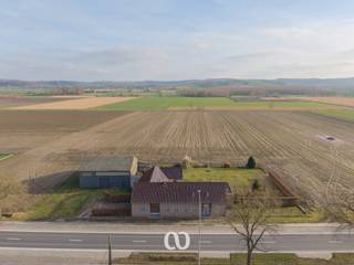 Eerste BEZOEKMOMENT 27/2. Maak zelf een afspraak via onze site.Ben je op zoek naar ruimte en prachtige verzichten? Deze woning biedt beide.Gelegen op...