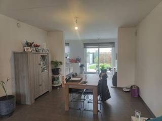 Deze energiezuinige woning, gelegen vlakbij het centrum van Oostkamp, combineert een uitstekende bereikbaarheid met comfortabel en ruim wonen in...