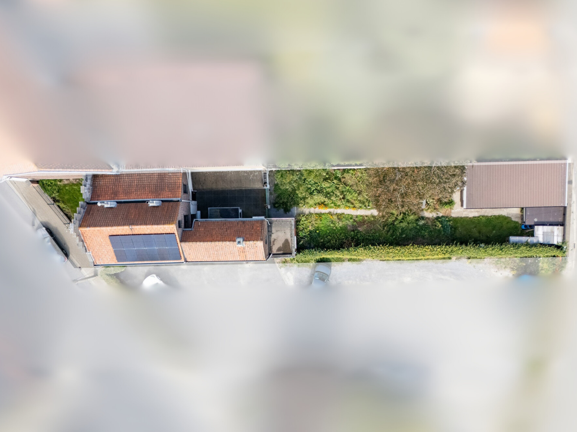 Te renoveren, charmant herenhuis met 2 garages en atelier - foto 3