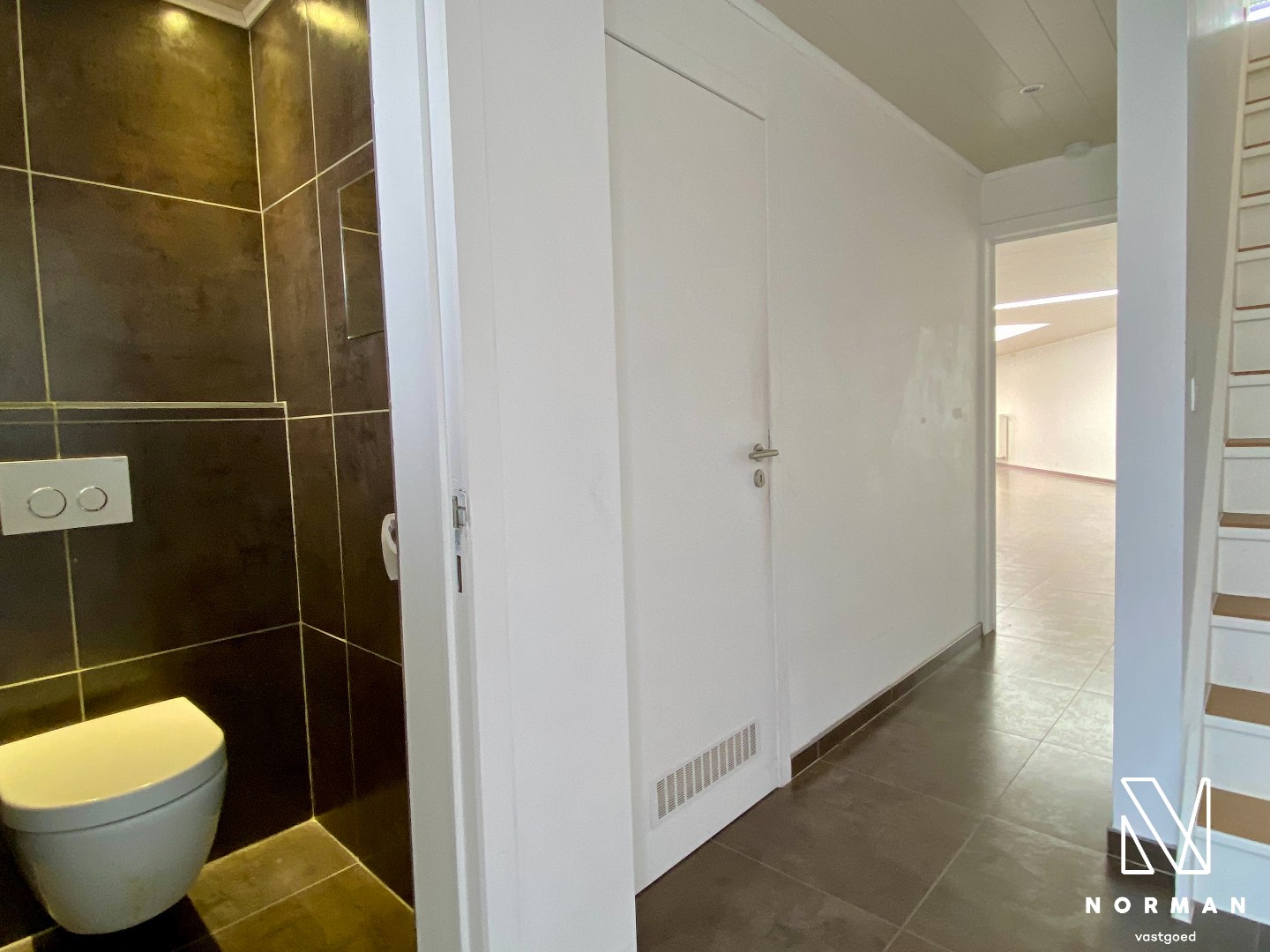 Hedendaagse woning met tuin en 3 slaapkamers op centrum-ligging. - foto 4