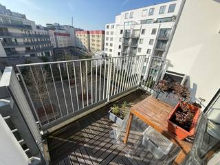 Zonnig appartement op supercentrale ligging in het hartje van de stad op wandelafstand van winkels, Markt, scholen, .... Mogelijkheid tot huren...