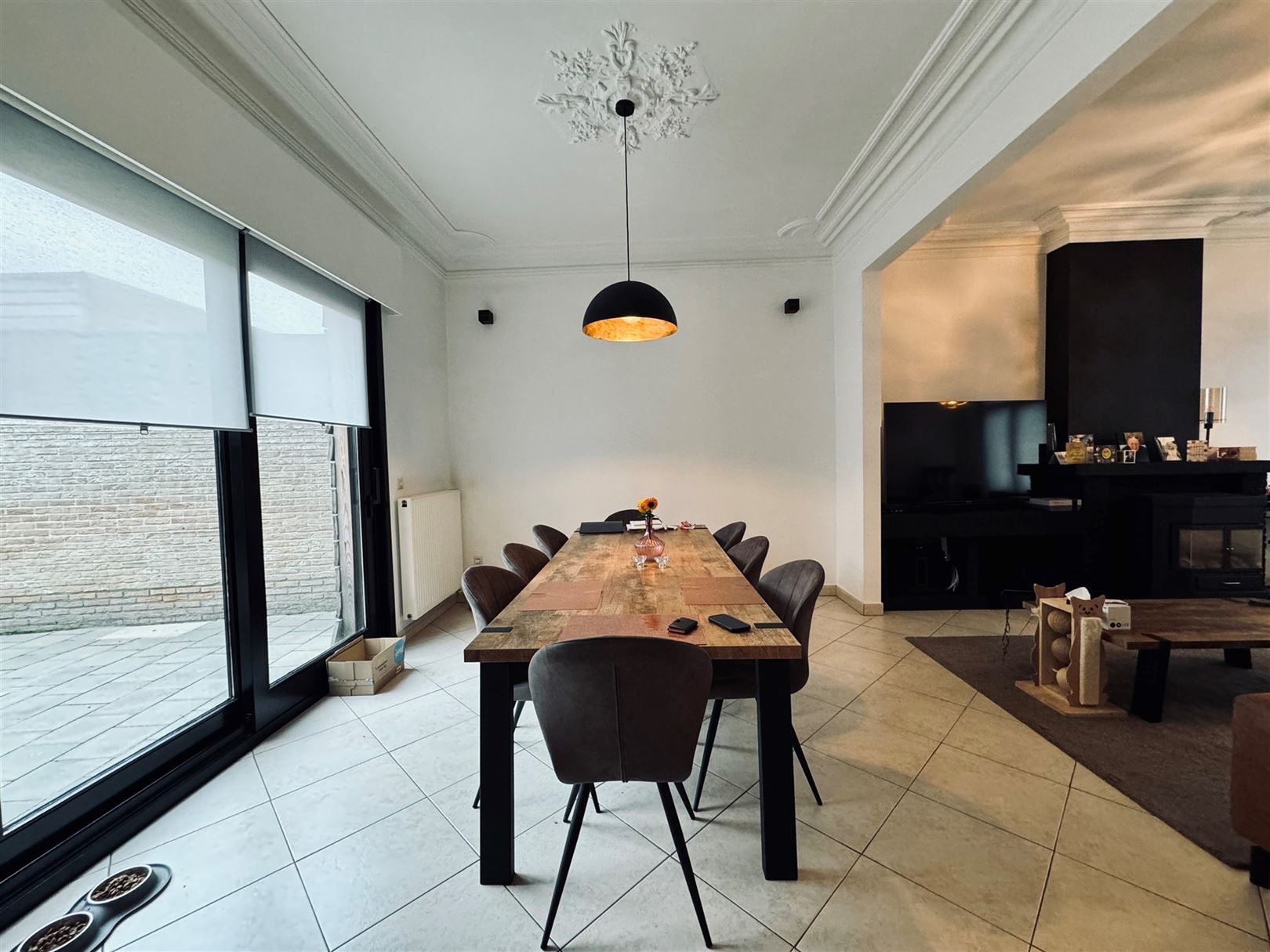 Woning met drie slaapkamers en garages/opslagplaatsen - foto 4