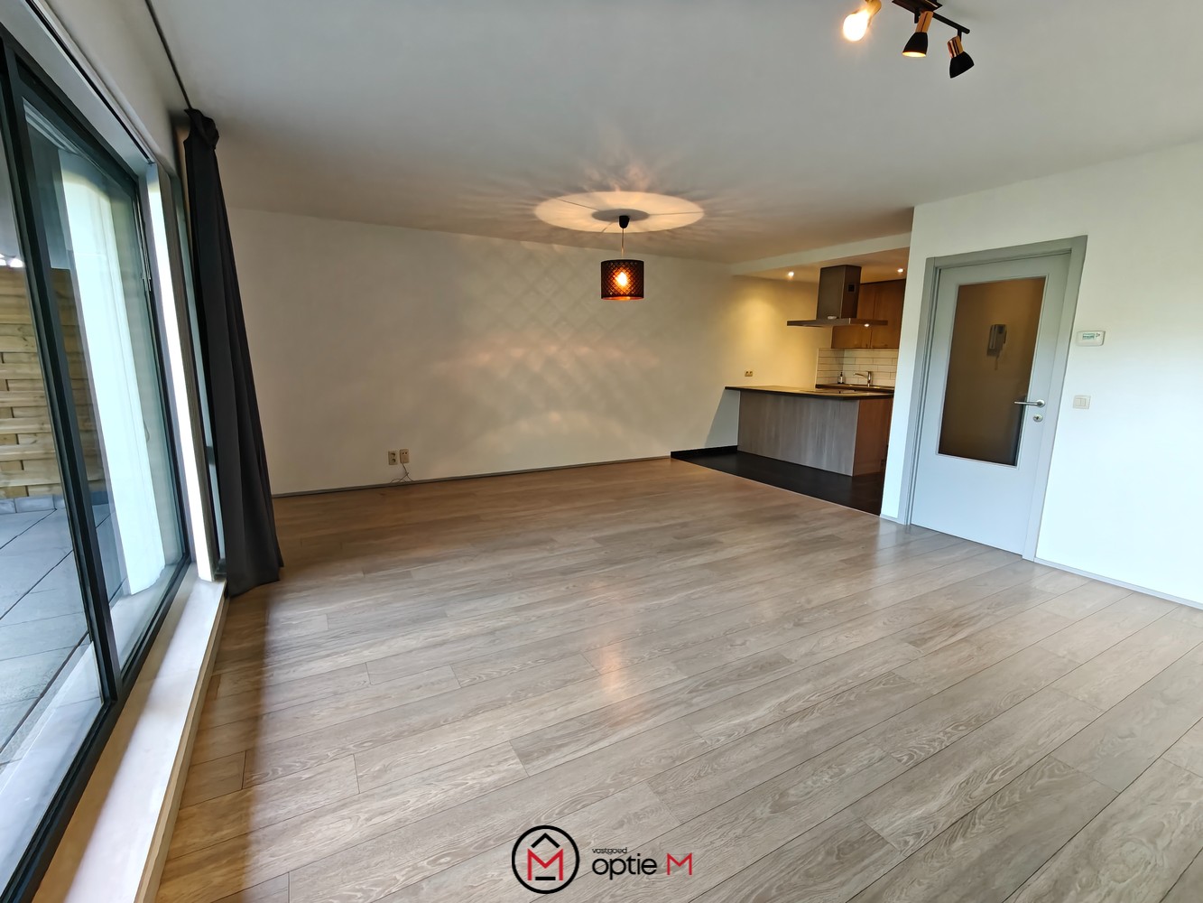 Appartement te huur in Genk – gelijkvloers wonen met tuin en overdekt terras - foto 4