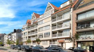 Spacieux appartement-duplex (152 m²) avec 3 terrasses ensoleillées, situé dans un immeuble de standing (construit en 2005) exposé au soleil, dans...