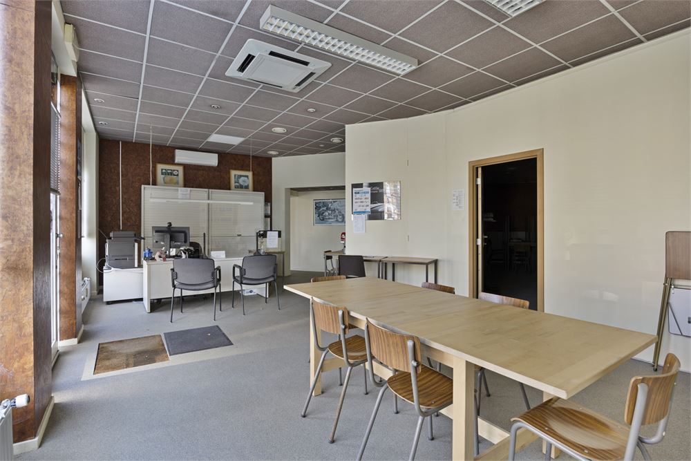 Gelijkvloerse kantoorruimte aan de stadsrand - foto 2