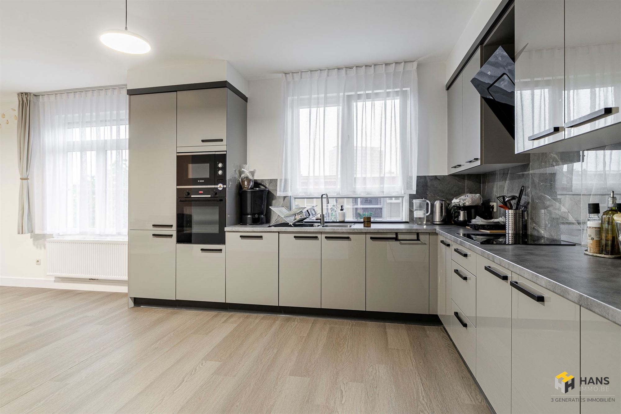 Instapklaar appartement (100 m²) met 3 slaapkamer en terras (13 m²) in Wilrijk - foto 2