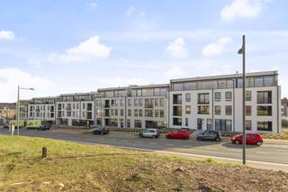 Handelsruimte te huur met een oppervlakte van 166 m2 gelegen in Haren (Brussel), net op de grens met Diegem, dichtbij de NAVO, Brussels Airport,...