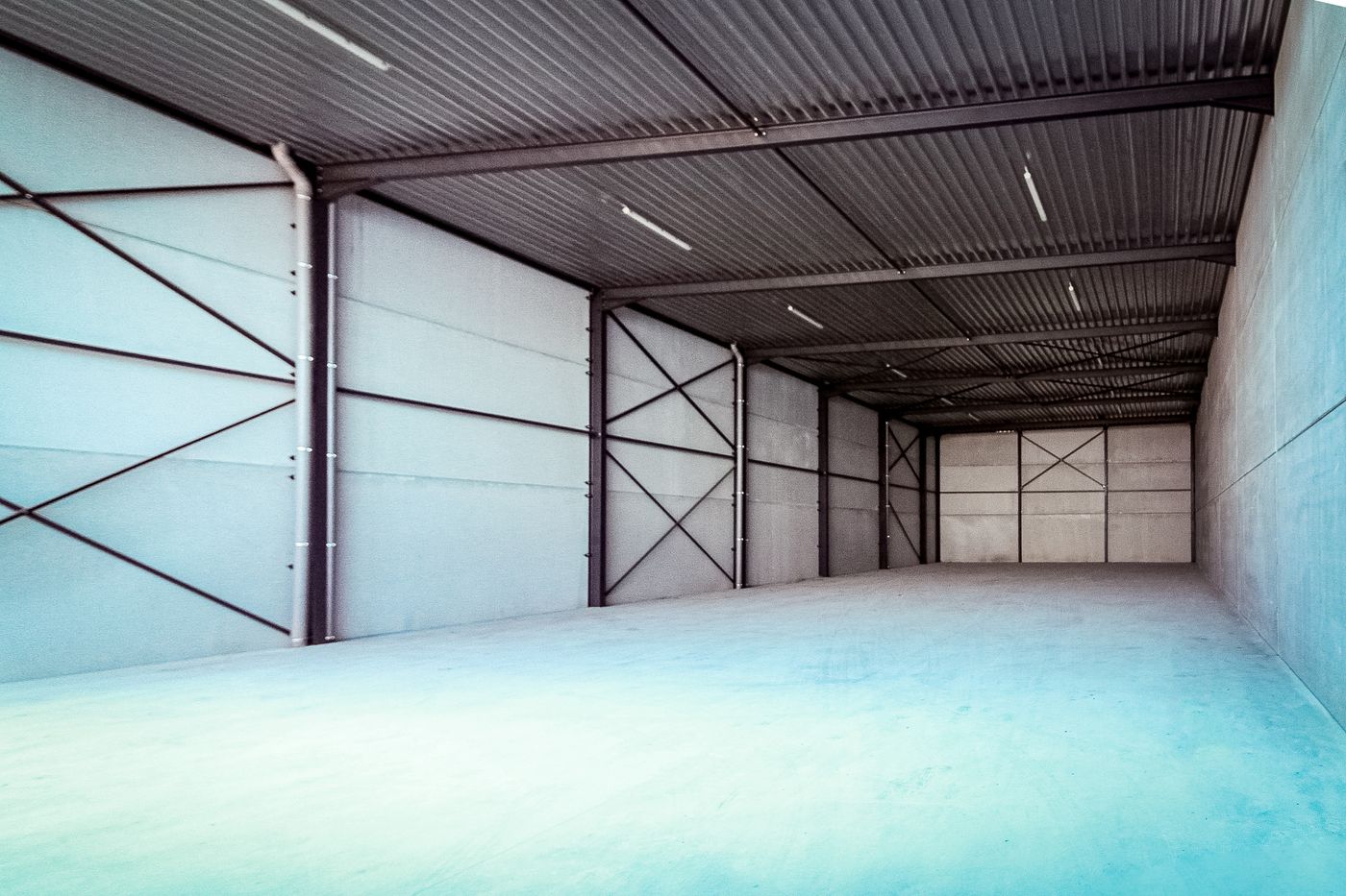 KMO-unit van 573 m² te huur in Oostende. - photo 3