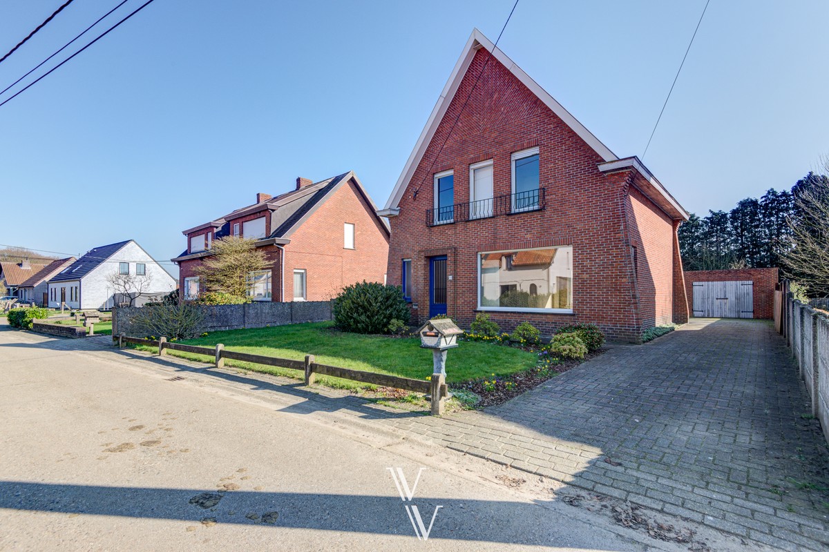 Charmante vrijstaande gezinswoning met tuin en oprit - foto 1