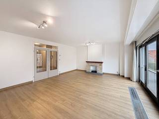 Appartement à vendre sur la Polenlaan à quelques pas du centre d'Ypres. Grâce à son aménagement pratique, à ses espaces de vie lumineux et à...