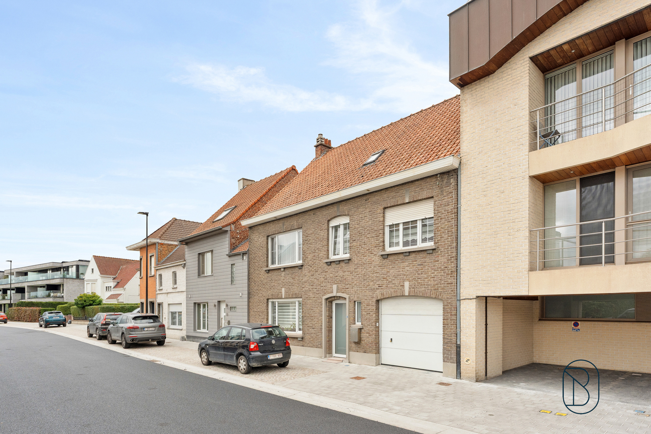 Karaktervolle woning met garage, 4 SLK en grote tuin. - foto 1