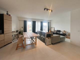 Vandaag nemen we je mee naar dit prachtige appartement in het bruisende centrum van de gemeente Puurs. Scholen, winkels en openbaar vervoer...