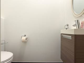 Dit appartement is gelegen in het centrum van Beveren, met zicht op de Grote Markt van Beveren en tevens met achteraan een rustig terras.<br /><br />Het is gelegen op de eerste verdieping en makkelijk te bereiken via de lift. <br />De ondergrondse autostaanplaats is inclusief en is alsook te bereiken via de lift.<br /><br />Indeling: inkomhal, apart toilet, leefruimte, terras vooraan met berging, half-open ingerichte keuken, berging met aansluiting wasmachine, slaapkamer met ensuite badkamer voorzien van inloopdouche en lavabomeubel, tweede (groot) terras met zicht op groen.<br /><br />CV op aardgas, ondergrondse autostaanplaats (nr 261), kelderberging (nr 2) en gemeenschappelijke fietsstaanplaats.<br /><br />Beschikbaarheid: te bespreken<br /><br />Interesse? Contacteer ons voor meer info of een bezoek!