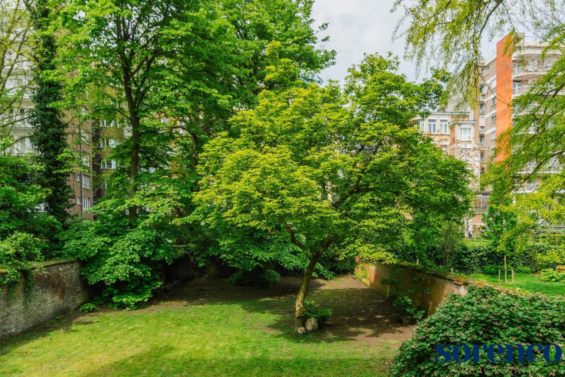 Villa-appartement met privatieve stadstuin, welness en garage. - foto 2