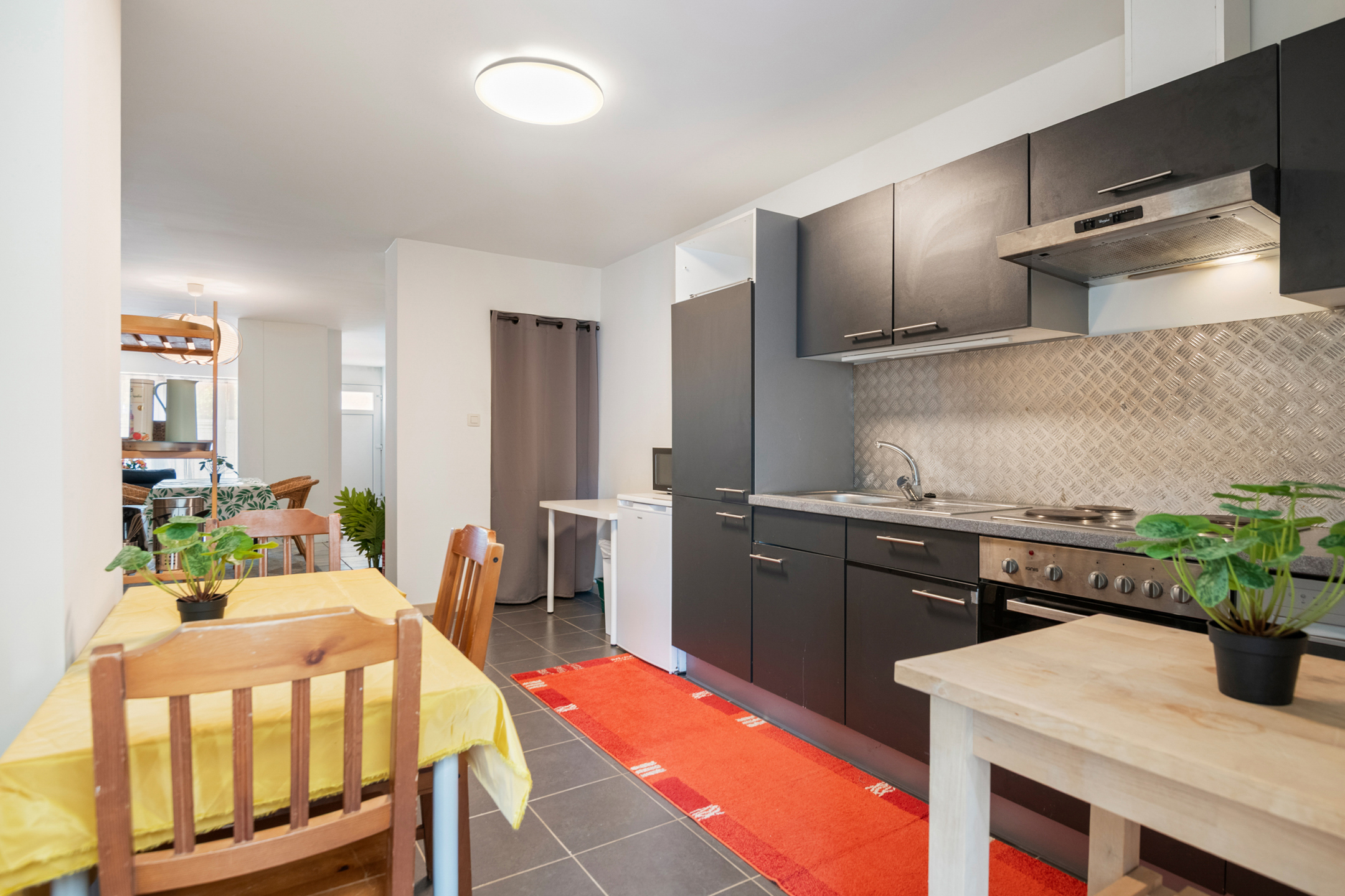 Vergund studentenhuis met 12 kamers en glvl app. met tuin - foto 5