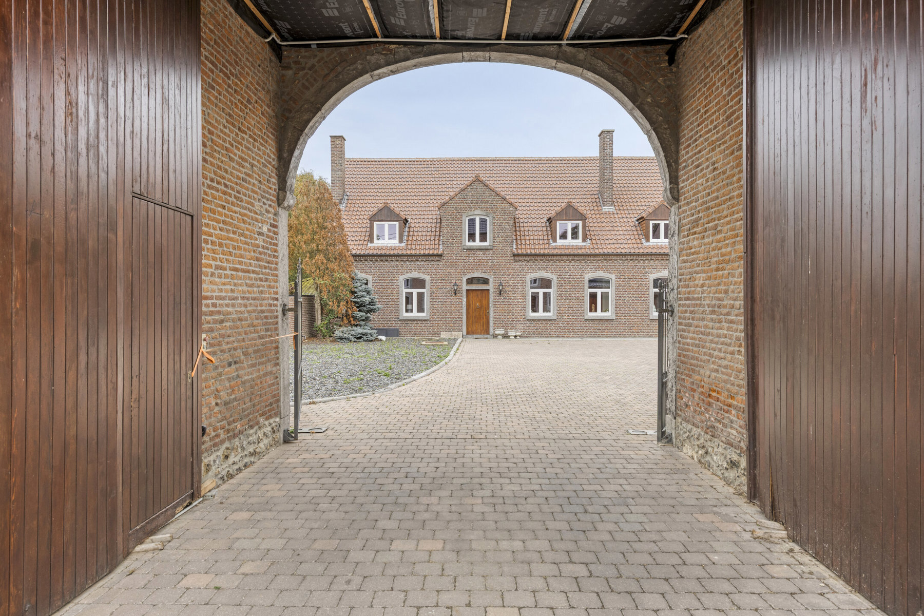 Zeer ruime en exclusieve villa op 39a 39ca in Jandrenouille - foto 4