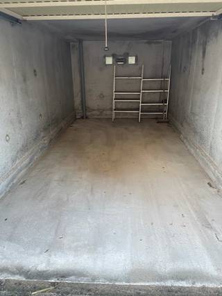 Garagebox gelegen in de Felix Timmermanstraat in het centrum van Heist.Afmetingen 5,6 x 2.7...