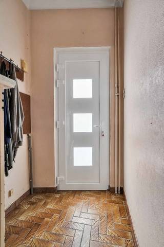 Cette maison unifamiliale située à Sint-Truiden avec 2 chambres constitue une opportunité intéressante pour les investisseurs recherchant un...