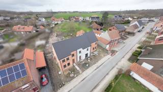 MONOResidentieel wonen in het rustige Bovekerke (op de kruising van Kortemark, Diksmuide en Koekelare) op een groot perceel met...
