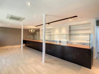 Te koop: opbrengsteigendom in open bebouwing, centraal gelegen in Vichte, op een drukke locatie nabij invalswegen. Dit pand, gebouwd in 2011,...