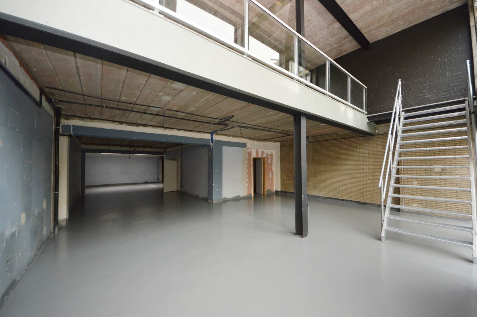 TOP GELEGEN HANDELSGELIJKVLOERS  - foto 4