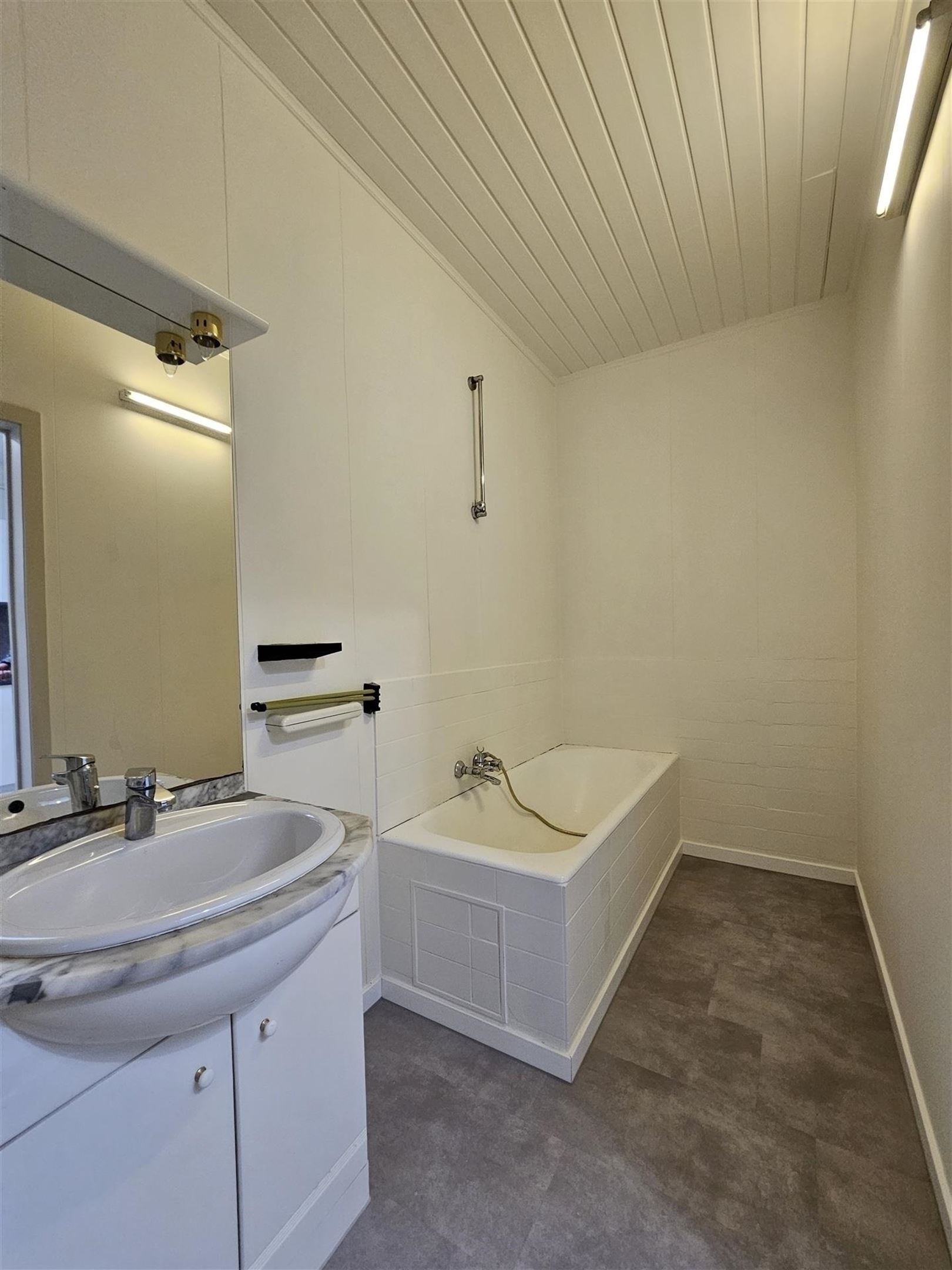 Woning met 3 à 4 slpks en tuin - foto 4