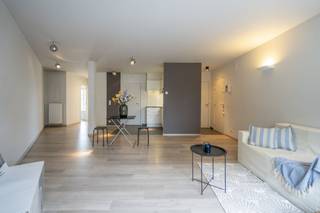 Dit instapklaar 2-slaapkamer appartement te koop is gelegen in de Residentie 'De Zwaan' in het hart van Ingooigem. Met een bewoonbare oppervlakte...