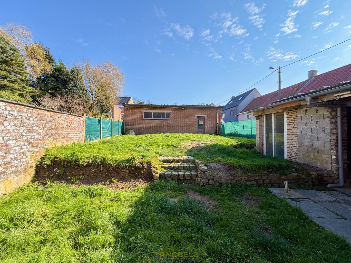 Te koop, Verder af te werken gezinswoning met ruime garage op gunstige ligging te Louise-Marie (Maarkedal)! - foto 3